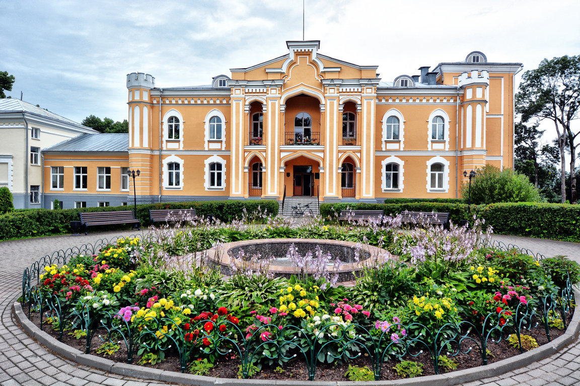 Дворец Чапских: историческая жемчужина Беларуси