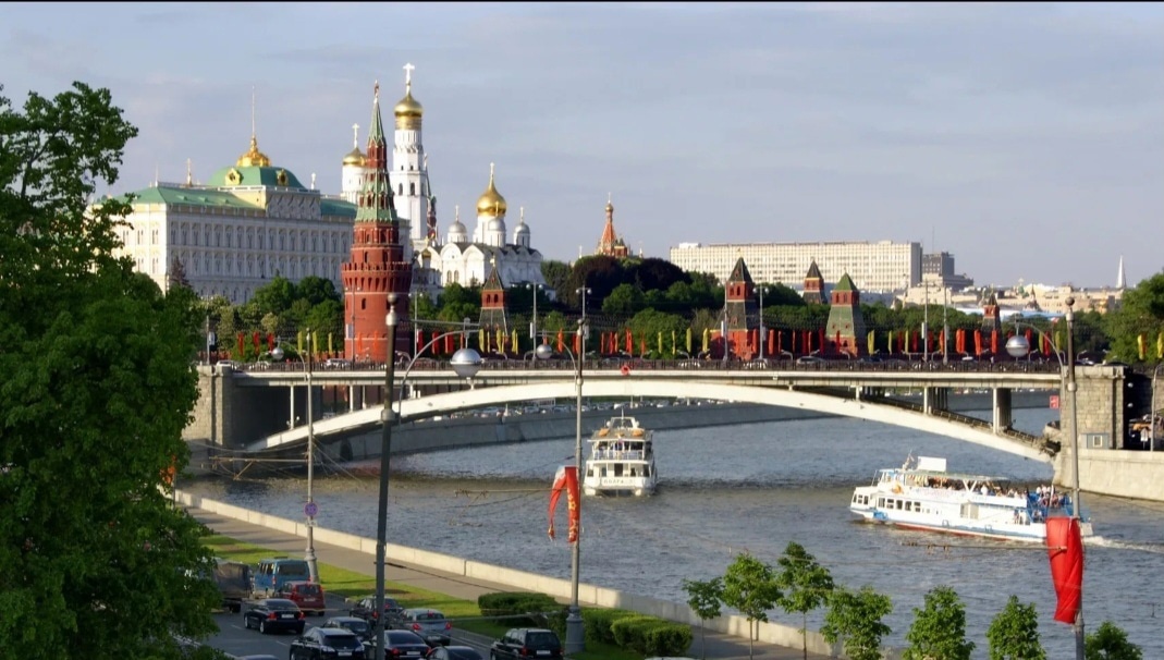 Лучшие места для прогулок по Москве реке